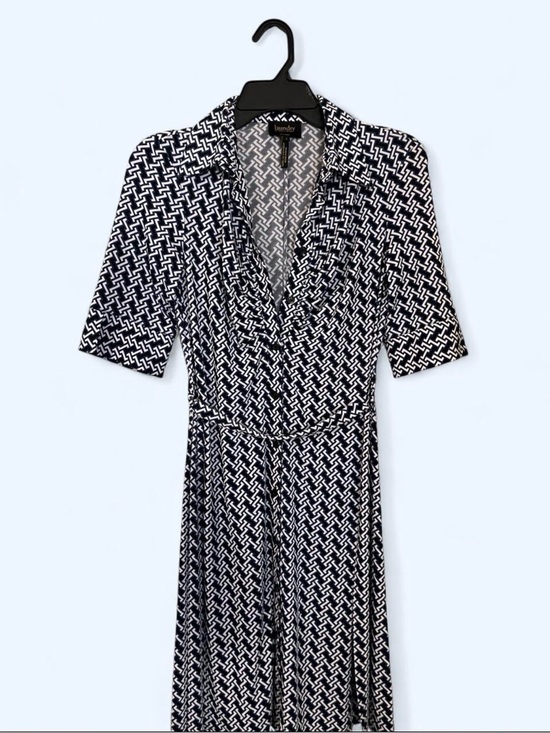 Laundry By Shelli Segal Dresses & Skirts - Laundry by Shelli Segal White Blue Geometric Print Work Dress Size 2